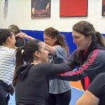 bodrumda pilates icin gelen kadinlara savunma egitimi e6c81b8d4f6b