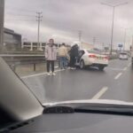 carpisan 2 otomobilden biri bariyere digeri prefabrik yapiya vurdu 23606e4d333d