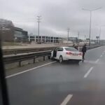 carpisan 2 otomobilden biri bariyere digeri prefabrik yapiya vurdu aa65dfc58907