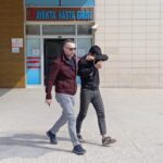 Cezaevi firarisi dolandırıcı saklandığı evde yakalandı 1 cezaevi firarisi dolandirici saklandigi evde yakalandi a95a87a2650e