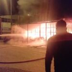 corumda lastikci dukkaninin kundaklama ani kamerada 5f8b4fa43e7f