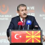 destici uskupteki iftar programinda konustu 081be99f8014