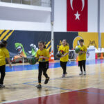 Dördüzler basketbol kursunda aynı parkeyi paylaşıyor 3 dorduzler basketbol kursunda ayni parkeyi paylasiyor 56d6600593d3