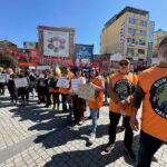 edremitte hayvanseverler sokak kopeklerinin olumunu protesto etti bce1f6015400