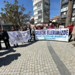 edremitte hayvanseverler sokak kopeklerinin olumunu protesto etti d05605913504