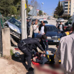 El freni çekilmeyen otomobil, dede ve torunlarını ezdi: 1 ölü, 2 ağır yaralı 1 el freni cekilmeyen otomobil dede ve torunlarini ezdi 1 olu 2 agir yarali 1773dd6c41ac