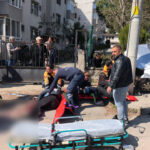 El freni çekilmeyen otomobil, dede ve torunlarını ezdi: 1 ölü, 2 ağır yaralı 7 el freni cekilmeyen otomobil dede ve torunlarini ezdi 1 olu 2 agir yarali 5bdb721e6c3b