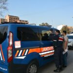 firari hukumlu kapiyi acmayinca jandarma cilingir vasitasiyla iceri girdi c408da8fd478