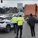 istanbul atasehirde ibbye ait atik transfer kamyonunun carptigi skuter surucusu agir yaralandi 1971da62d9df