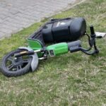 istanbul atasehirde ibbye ait atik transfer kamyonunun carptigi skuter surucusu agir yaralandi aaffba279392