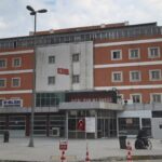 istanbul bahcelievlerde park yeri kavgasinda darbettigi surucuyu agir yaralayan taksici tutuklandi 765fa4b0a9e4