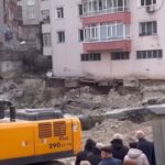 İstanbul - Bahçelievler’de temelinde kayma oluşan 4 katlı bina tahliye edildi 1 istanbul bahcelievlerde temelinde kayma olusan 4 katli bina tahliye edildi 5d7f20a07c59