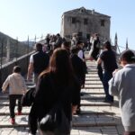 İstanbul - Bosna Hersek'te kültürleri birleştiren Mostar Köprüsü'ne turistlerden yoğun ilgi 7 istanbul bosna hersekte kulturleri birlestiren mostar koprusune turistlerden yogun ilgi 23ec07614c94