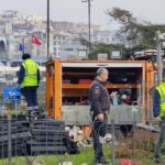 İstanbul- Eminönü'nde seyir halindeki tramvay raydan çıktı 1 istanbul eminonunde seyir halindeki tramvay raydan cikti f6a75a38e3c8
