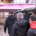 istanbul fatihte bosanma asamasindaki esi tarafindan oldurulen kadin son yolculuguna ugurlandi f3f6278881db