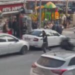 İstanbul - Fatih'te etrafa rastgele bıçakla saldıran şüpheli kamerada 1 istanbul fatihte etrafa rastgele bicakla saldiran supheli kamerada e6b76ed0b5f8