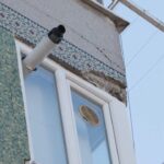 istanbul gungorende binadan dusen beton parcalari otomobillere zarar verdi 42838a438190