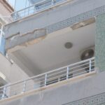 istanbul gungorende binadan dusen beton parcalari otomobillere zarar verdi abb34434f10a