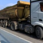 istanbul kartalda kirmizi isikta gecen otomobil tira carpip duraga daldi 40073f8a1361