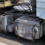 istanbul kartalda kirmizi isikta gecen otomobil tira carpip duraga daldi e82b4fe9315a