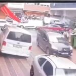 istanbul sultangazide hafif ticari aracin cocuga carptigi anlar kamerada bd04921f488b