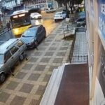 istanbul umraniyede iett otobusu park halindeki otomobillere carpti kaza kamerada 284f921b7c28