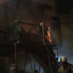 İstanbul - Üsküdar’da işçi konteyneri alev alev yandı 3 istanbul uskudarda isci konteyneri alev alev yandi e2c805360e11