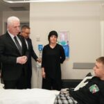 İstanbul- Vali Gül, Çekmeköy'de lisede bıçaklanarak yaralanan öğrenciyi ziyaret etti 1 istanbul vali gul cekmekoyde lisede bicaklanarak yaralanan ogrenciyi ziyaret etti 59f1605478d1