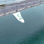 İstanbul - 'Yeşilay Haftası' kapsamında FSM Köprüsü'ne Yeşilay bayrağı asıldı 1 istanbul yesilay haftasi kapsaminda fsm koprusune yesilay bayragi asildi b239f91c236f