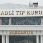 istanbul zeytinburnu sahilinde denizde olu bulunan anneyle kizinin cenazesi yakinlarina teslim edildi 7acb9008158f