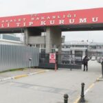 istanbul zeytinburnu sahilinde denizde olu bulunan anneyle kizinin cenazesi yakinlarina teslim edildi be16cd0269b2
