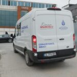 istanbul zeytinburnu sahilinde denizde olu bulunan anneyle kizinin cenazesi yakinlarina teslim edildi ea4dd52cdadf