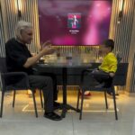 izmirde 3 yasindaki cocugunu alkol masasina oturtan baba gozaltina alindi d9bbdba3cf09