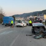 izmirde uc aracin karistigi zincirleme kaza 3 yarali da5bf82d00bc