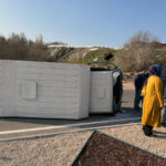 kamyonet ile ekmek dagitim araci carpisti 6 yarali 5fb7e566babb