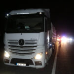 kamyonet tira arkadan carpti 2 olu 1 yarali 195185d3da27