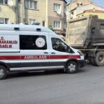 kamyonun altinda kalan yaya oldu kaza kamerada ebd6bae0854e
