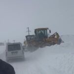 karsta kara saplanan 12 arac ve icindekiler kurtarildi dc71a7b5e913