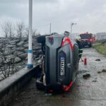 Kayganlaşan yolda otomobil takla attı 2 kayganlasan yolda otomobil takla atti 0a052d706926