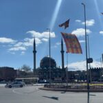 kayseride kentin farkli noktalarina kayserispor bayraklari asildi a56610c84eec