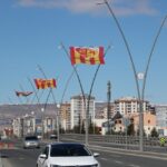 kayseride kentin farkli noktalarina kayserispor bayraklari asildi c05e6b68d7ed