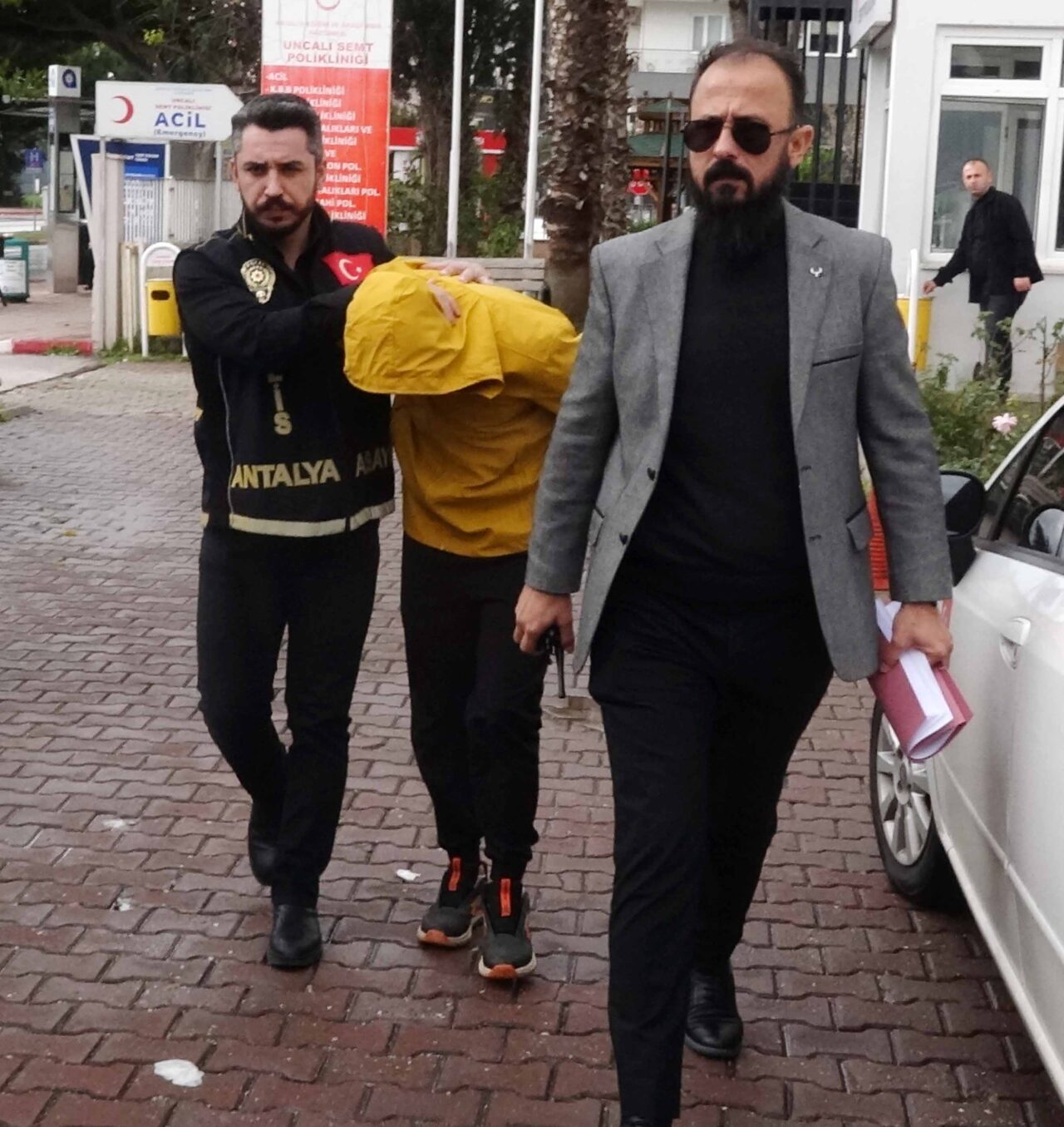 kiz arkadasimla neden gorusuyorsun tartismasinda pompali tufekle vurulup yaralandi 9617c5cf1399