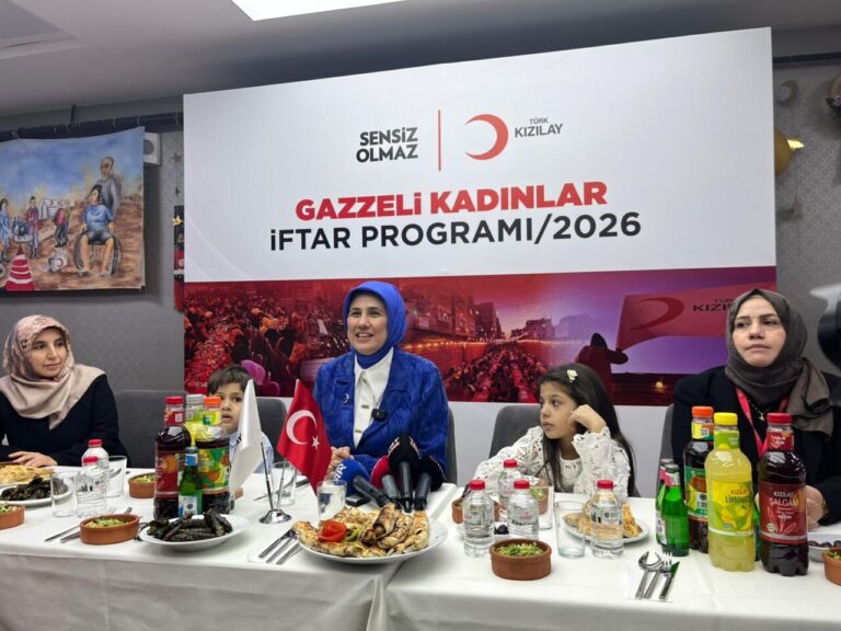 Kızılay Genel  Başkanı Yılmaz, Gazzeli kadınlar ile iftarda bir araya geldi