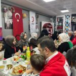 kizilay genel baskani yilmaz gazzeli kadinlar ile iftarda bir araya geldi f0930e1a7075