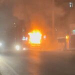 Kocaeli’de otomobil alev alev yandı 3 kocaelide otomobil alev alev yandi 36390d780a2a