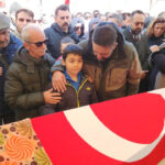 ogrencisi tarafindan oldurulen fatma nur ogretmen son yolculuguna ugurlandi f7bbb9624b07