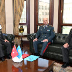 orgeneral bayraktaroglu kazakistan kara kuvvetleri komutanini kabul etti 334ac8032cd2