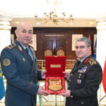 orgeneral bayraktaroglu kazakistan kara kuvvetleri komutanini kabul etti 49daad827c4f