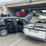 otomobilin carptigi kamyonetin surucusu oldu e08c662bba64