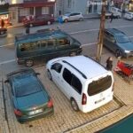 otomobilin carptigi yaya agir yaralandi o anlar kamerada 9bd16a82a299